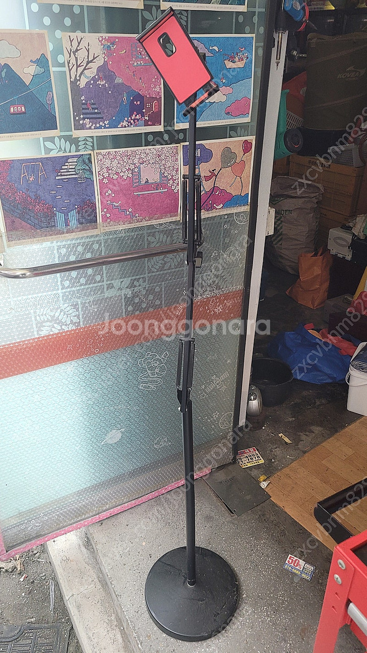 삼성 갤럭시 워치 기어3와 갤럭시 스포츠 5만.태블릿 2대(부품용)2.5만.휴대폰 거치대 1만.착불--3